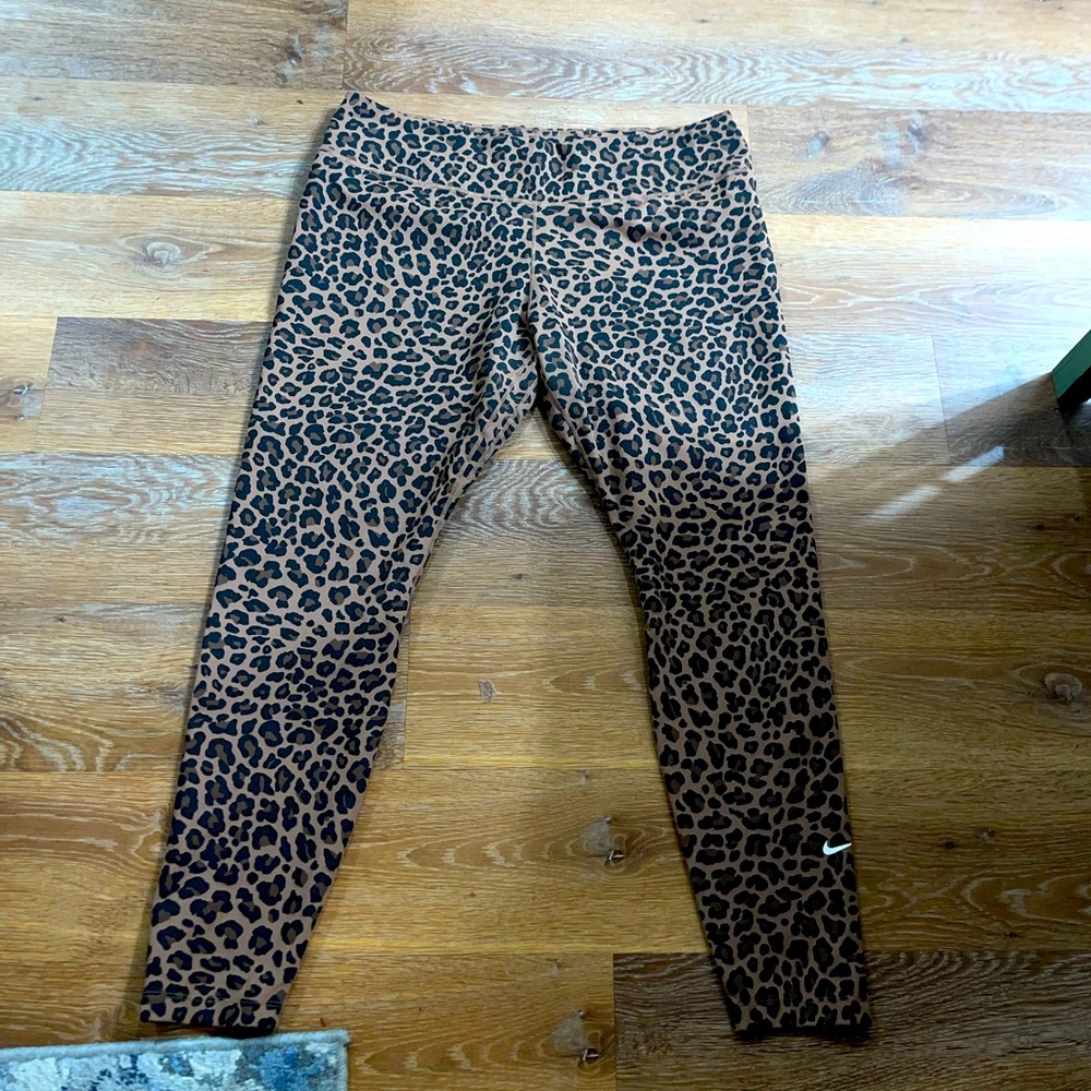 ✔️NIKE✔️ Dri Fit - Plus Size Leopard Leggings